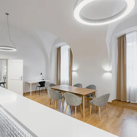 Otel Benedict
