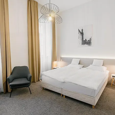 Hotel Benedict