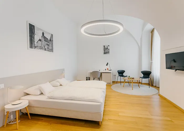 فندق Benedict 3*